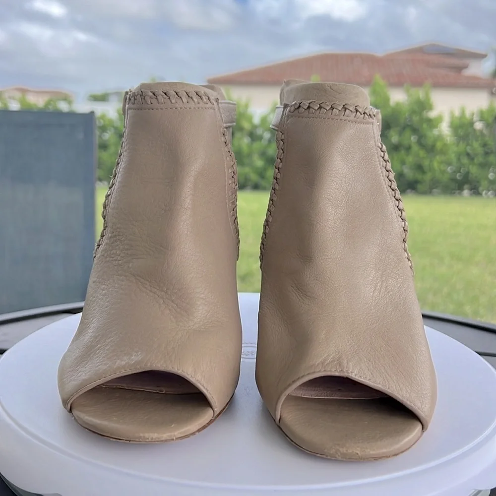 Kate Spade Minimalist Taupe Leather Block Heel Sandals 9 Quiet Luxury Chic